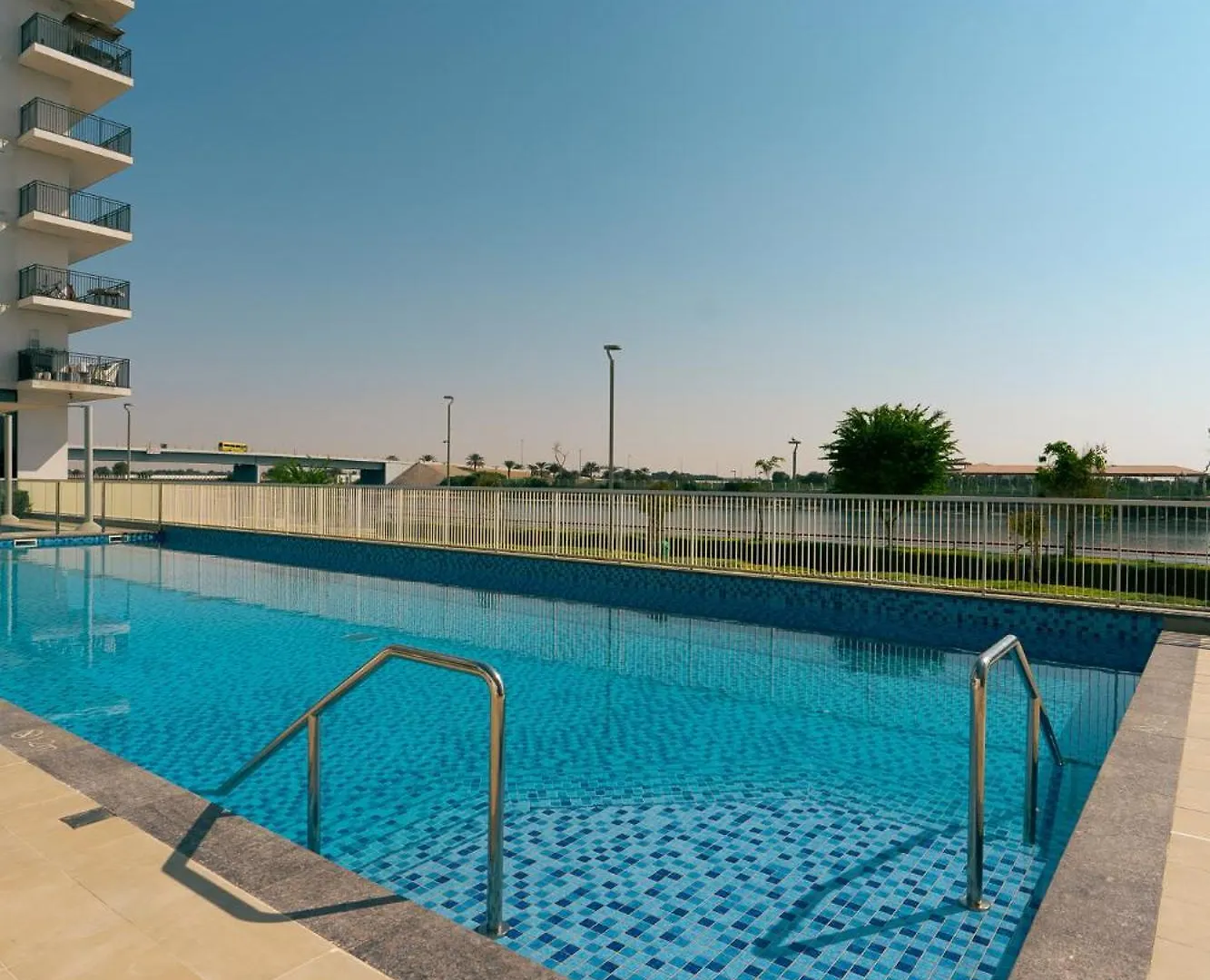 Otolo Homes Apartments On Yas Island With Complimentary Yas Theme Park Tickets 아부다비