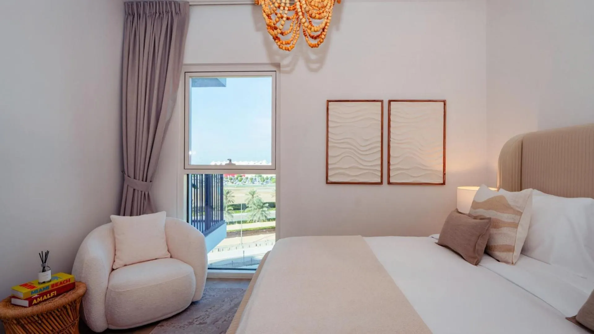 Otolo Homes Apartments On Yas Island With Complimentary Yas Theme Park Tickets 아부다비