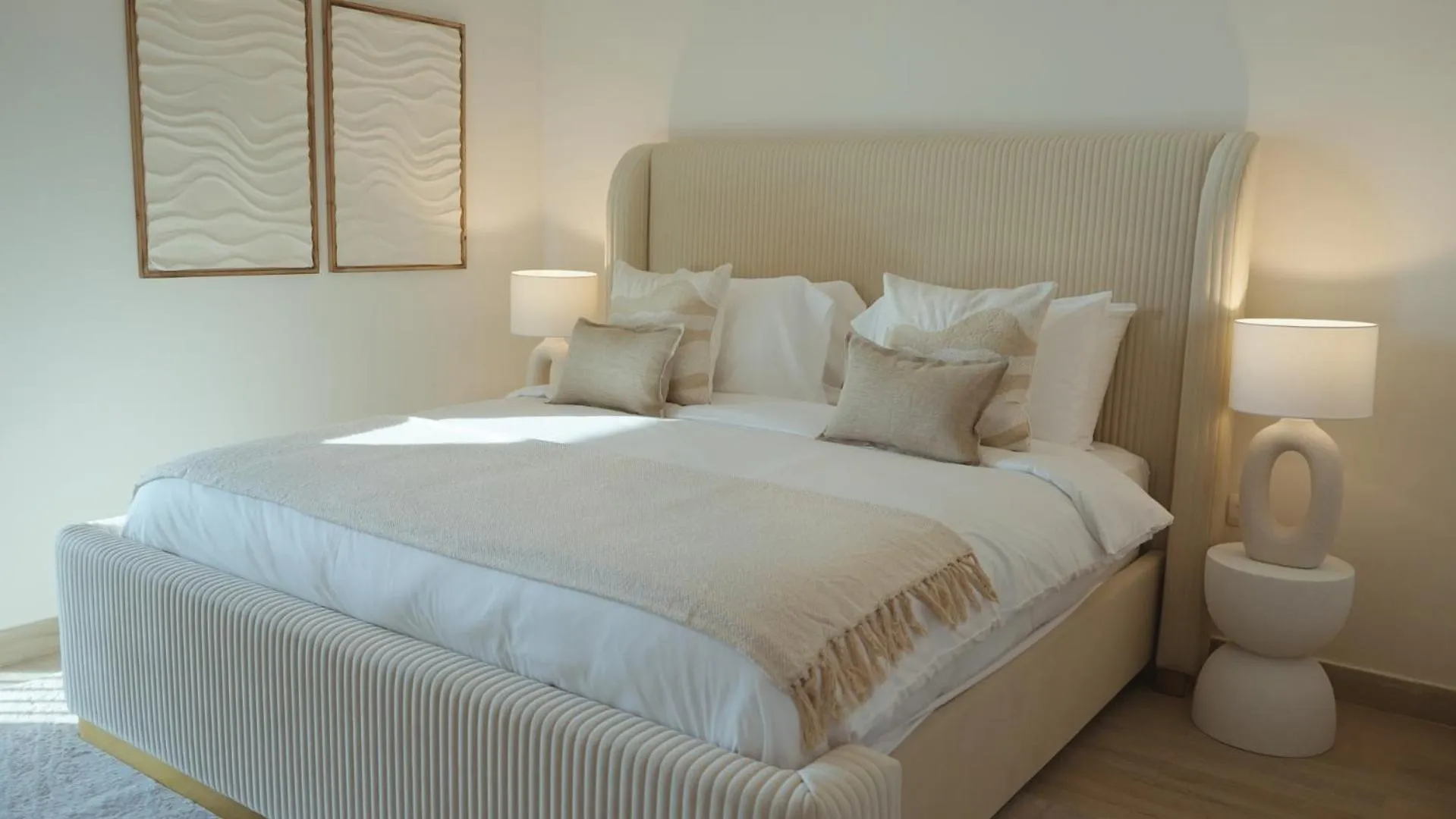 Otolo Homes Apartments On Yas Island With Complimentary Yas Theme Park Tickets 아부다비
