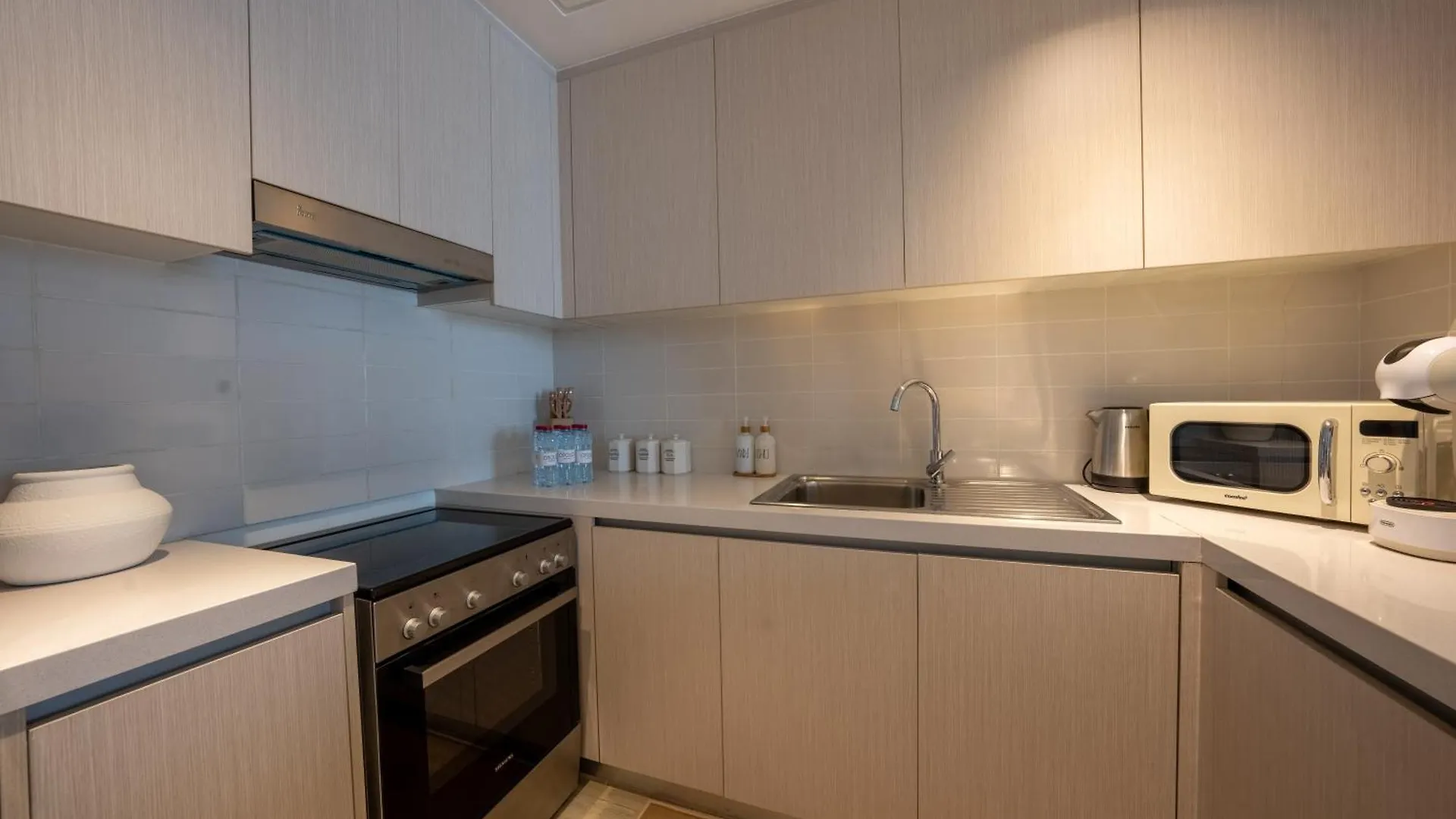 Otolo Homes Apartments On Yas Island With Complimentary Yas Theme Park Tickets Абу-Даби