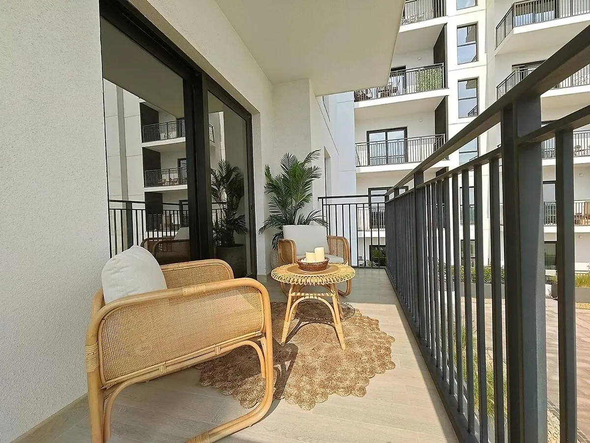 Otolo Homes Apartments On Yas Island With Complimentary Yas Theme Park Tickets Абу-Даби 0*,