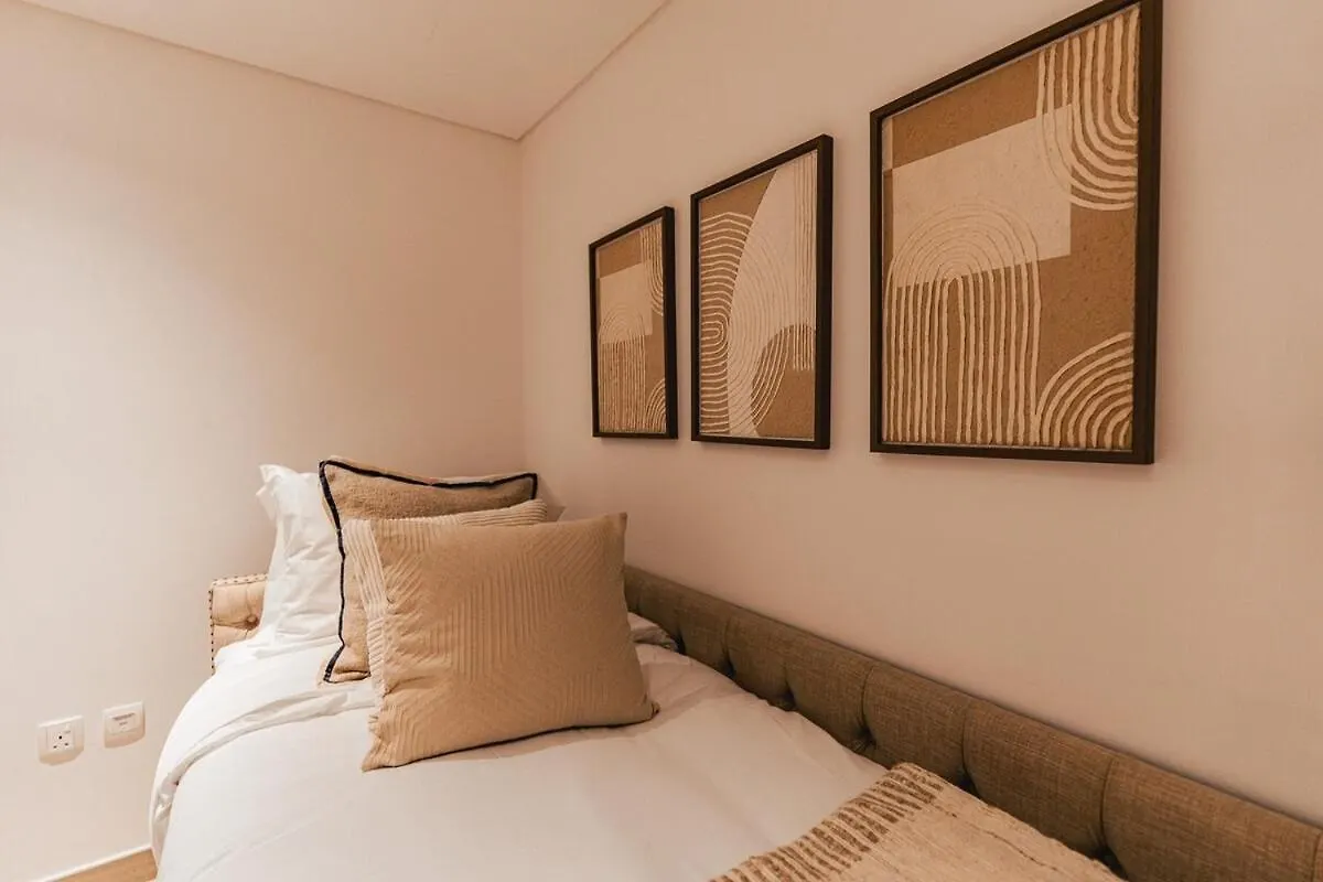 Otolo Homes Apartments On Yas Island With Complimentary Yas Theme Park Tickets Абу-Даби