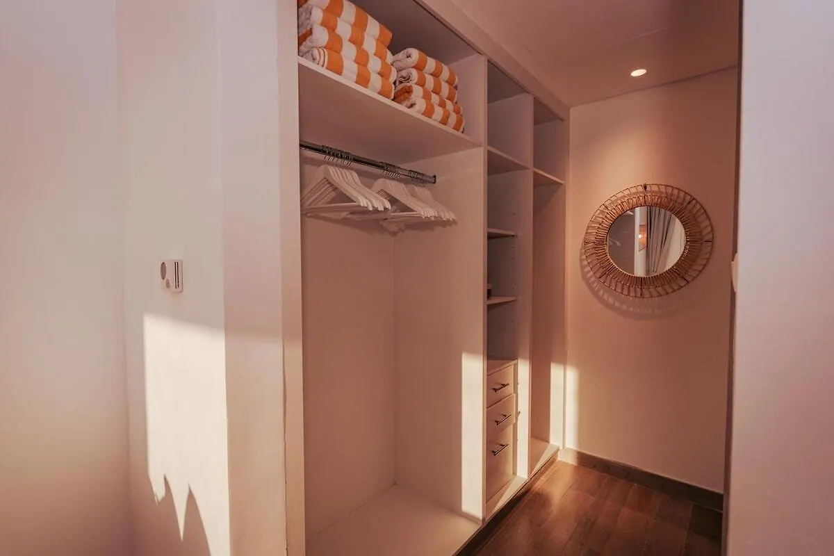 Otolo Homes Apartments On Yas Island With Complimentary Yas Theme Park Tickets Абу-Даби