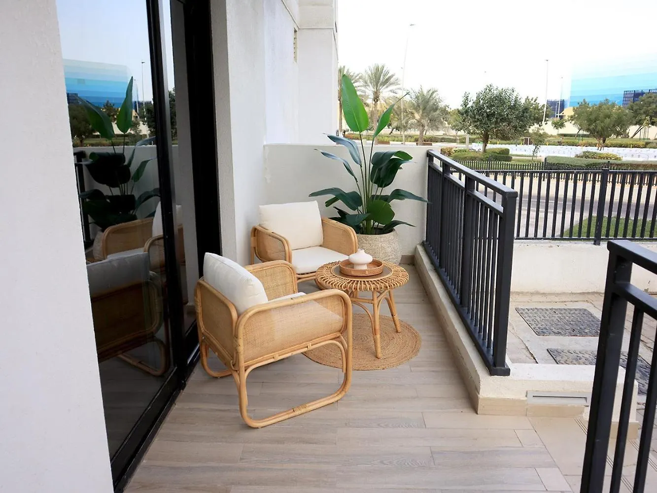 Otolo Homes Apartments On Yas Island With Complimentary Yas Theme Park Tickets Abou Dabi